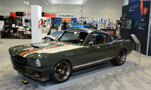 The Ringbrothers 1965 carbon fibre Ford Mustang painted with Glasurit 90 Line Spy Green won the Goodguys’ Gold Award, was named a top Ford by Motor Trend and a top 10 finalist in Battle of the Builders.