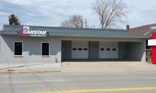 The new CARSTAR Express in Windsor, Ontario, is owned and operated by Dennis and David Carlini.