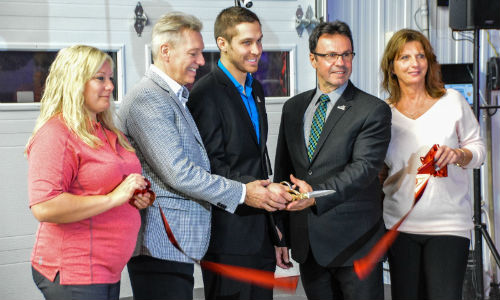 The management team at Carrossier ProColor Shawinigan cuts the ribbon to officially open the new facility. Check out the gallery below for more photos from the event!