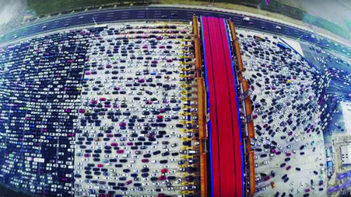 A traffic jam on China’s G4 Beijing-Hong Kong-Macau Expressway in 2015. China is expected to have some 262 million vehicles on the road by 2020.