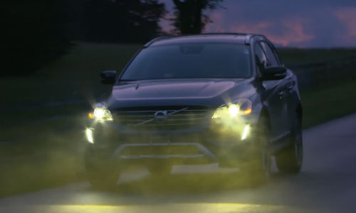 Testing conducted by IIHS shows that most midsize SUV headlights are simply not very good. Only two models tested had headlights that earned a "good" rating, the 2017 Volvo XC60 (shown here) and the 2017 Hyundai Sante Fe.